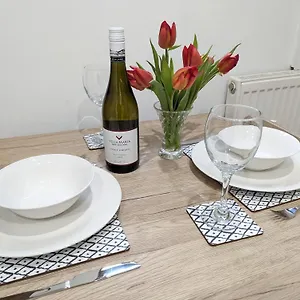 Swan & Free Parking Apartment Cardiff